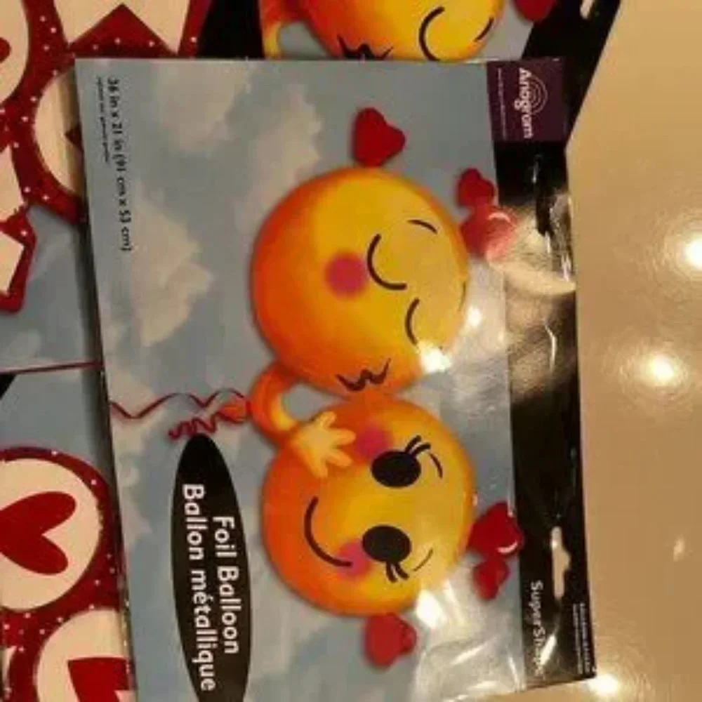 Valentine’s Day‎ Mylar Balloon Set of 6 X-Large Emoji and XOXO (New)